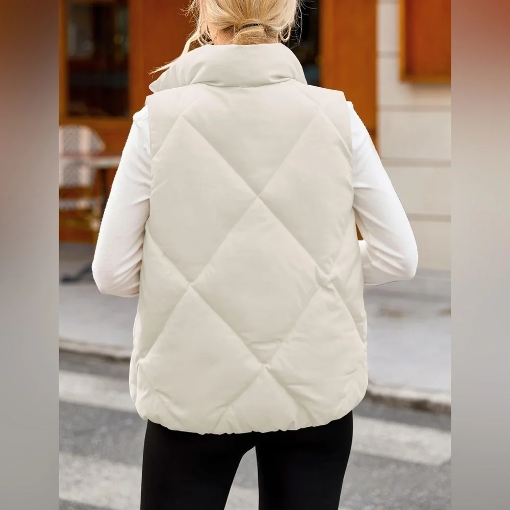 Abercrombie & Fitch Women's Beige Puffer Vest Medium NWT